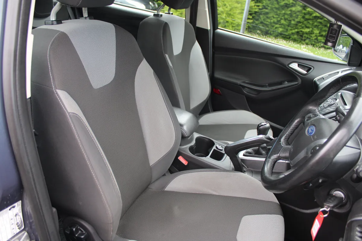2012 FORD FOCUS ZETEC 1.6 TDCI 5DR. - Image 5