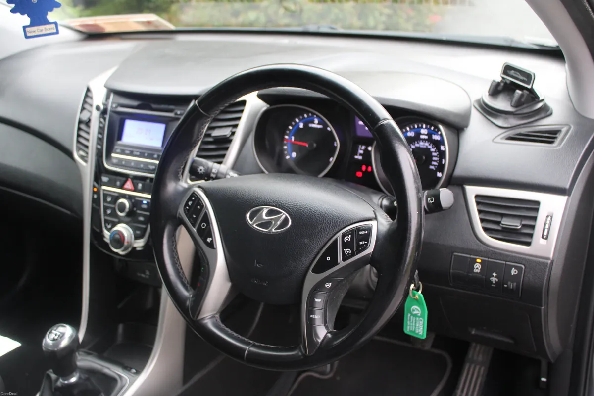2016 (162)HYUNDAI i30 SE 1.6 CRDI 5dr. - Image 5