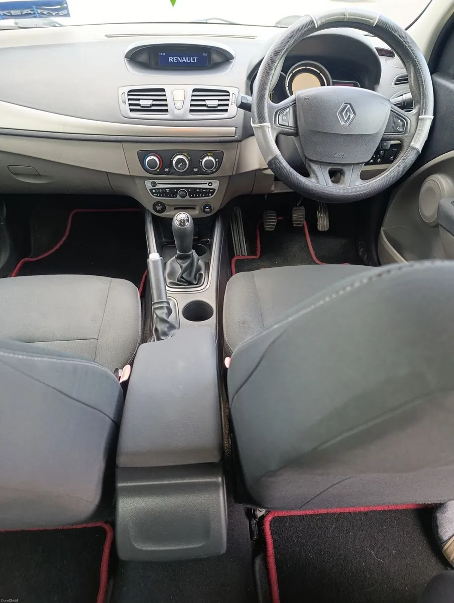 Renault Fluence 2011 - Image 4
