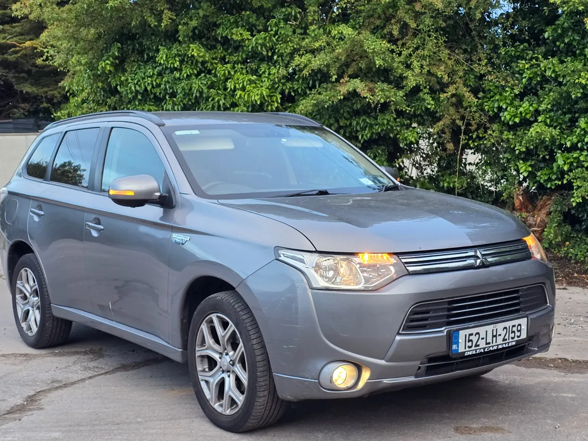 Mitsubishi Outlander 2015 hybrid.  Automatic €6990 - Image 4