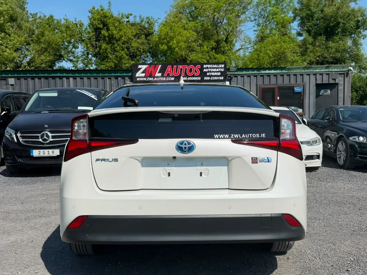 22 TOYOTA PRIUS HYBRID - Image 5