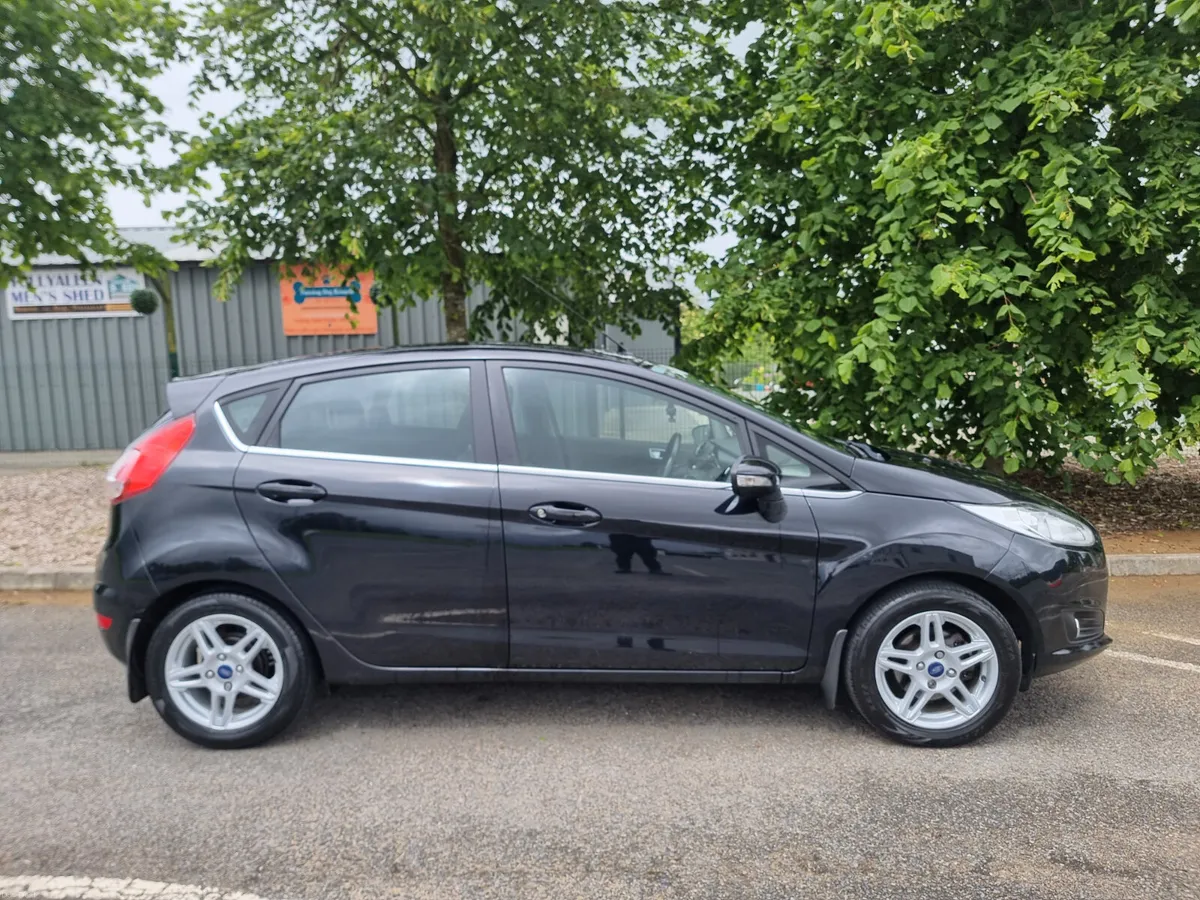 €5900 Ford Fiesta 2013 petrol 1.0L ⛽️ manual €5900 - Image 2