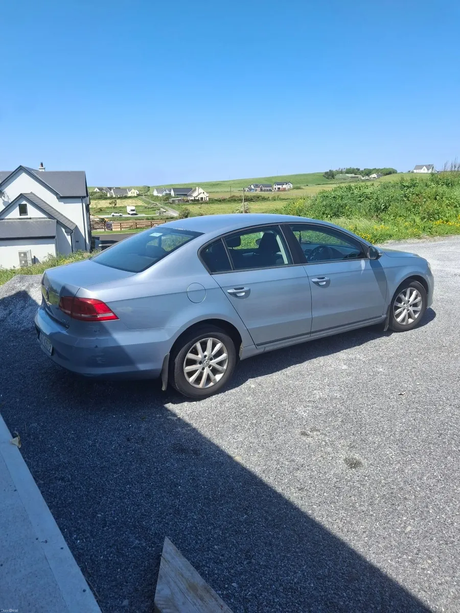 Volkswagen Passat 2012 - Image 4