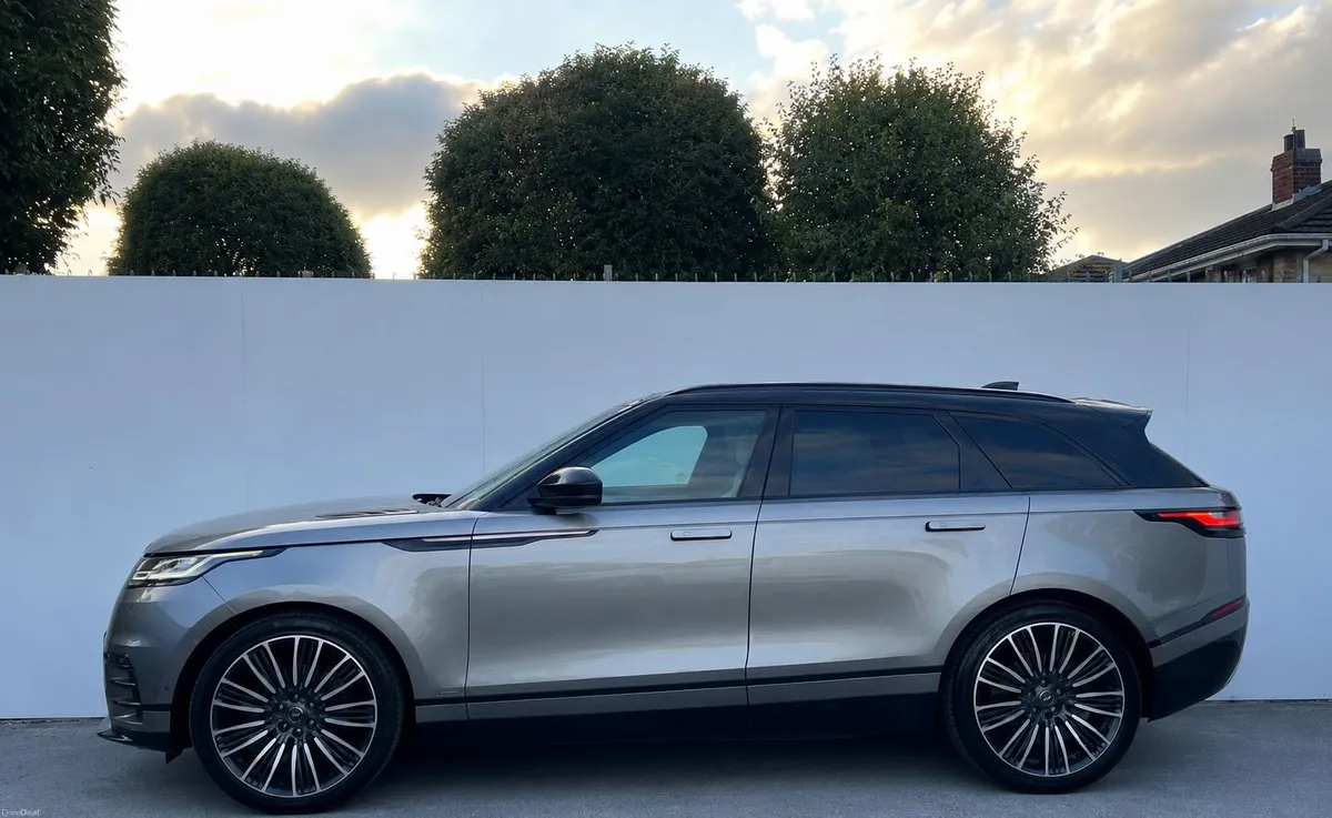 Range Rover Velar 3.0L V6 R-Dynamics (SD6) - Image 3