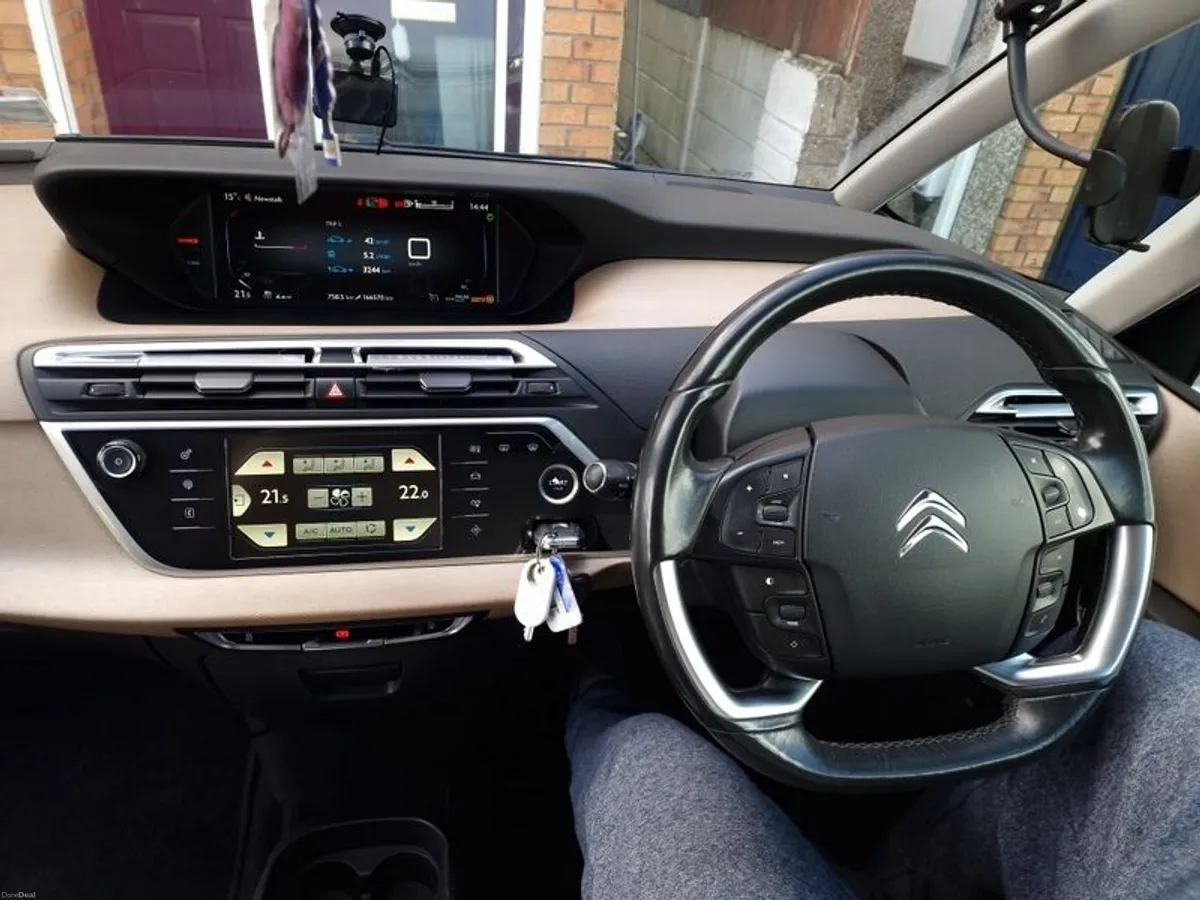 2014 Citroen C4 Grand Picasso Exclusive 7st Leather seats Low kms  - New timing belt - Image 4