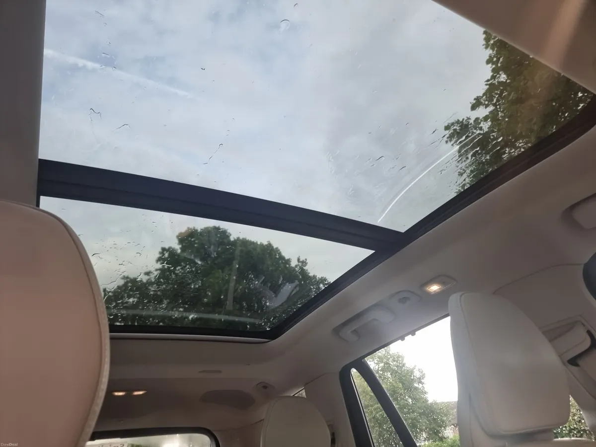 Volvo XC90 2022 (2023 Model) - Image 2