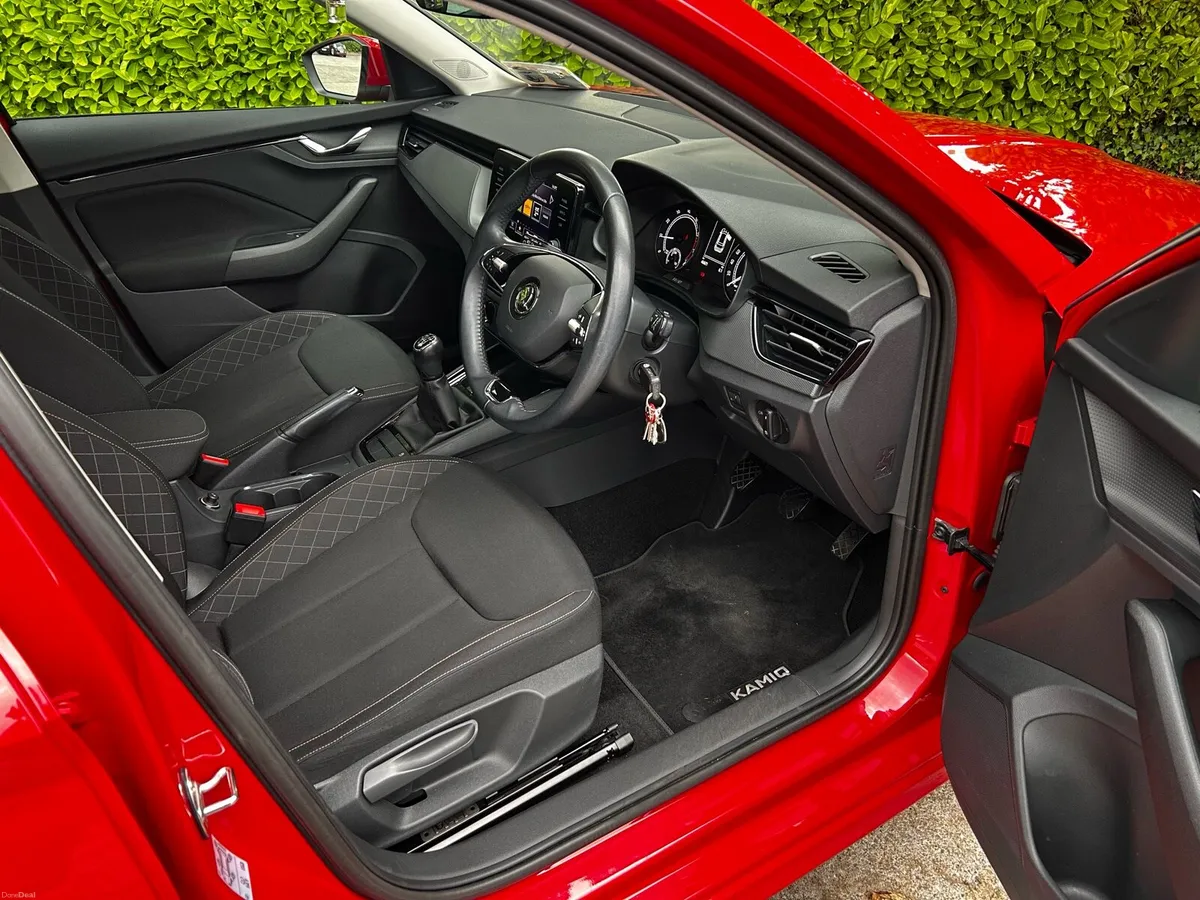 Car - Image 4