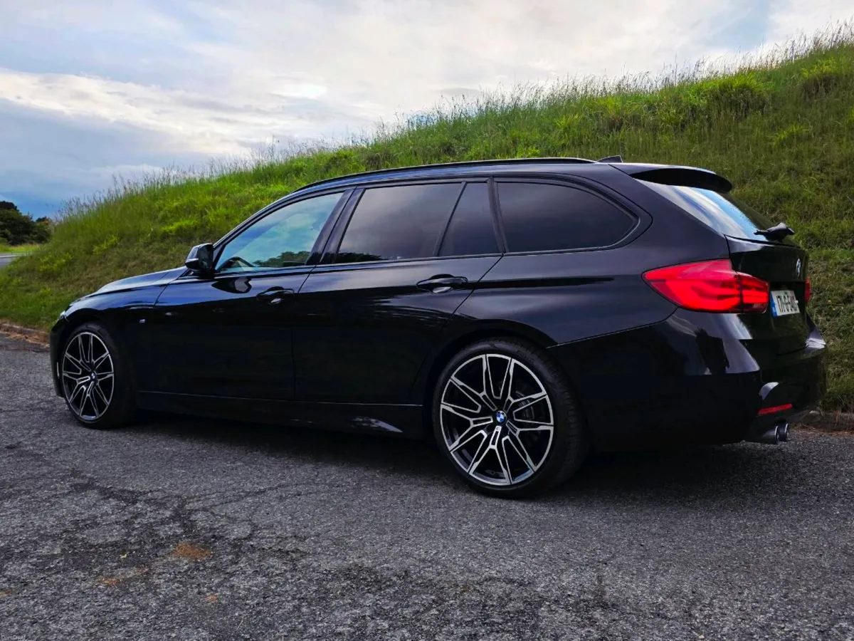 BMW 320D M-SPORT SHADOW ESTATE - Image 4