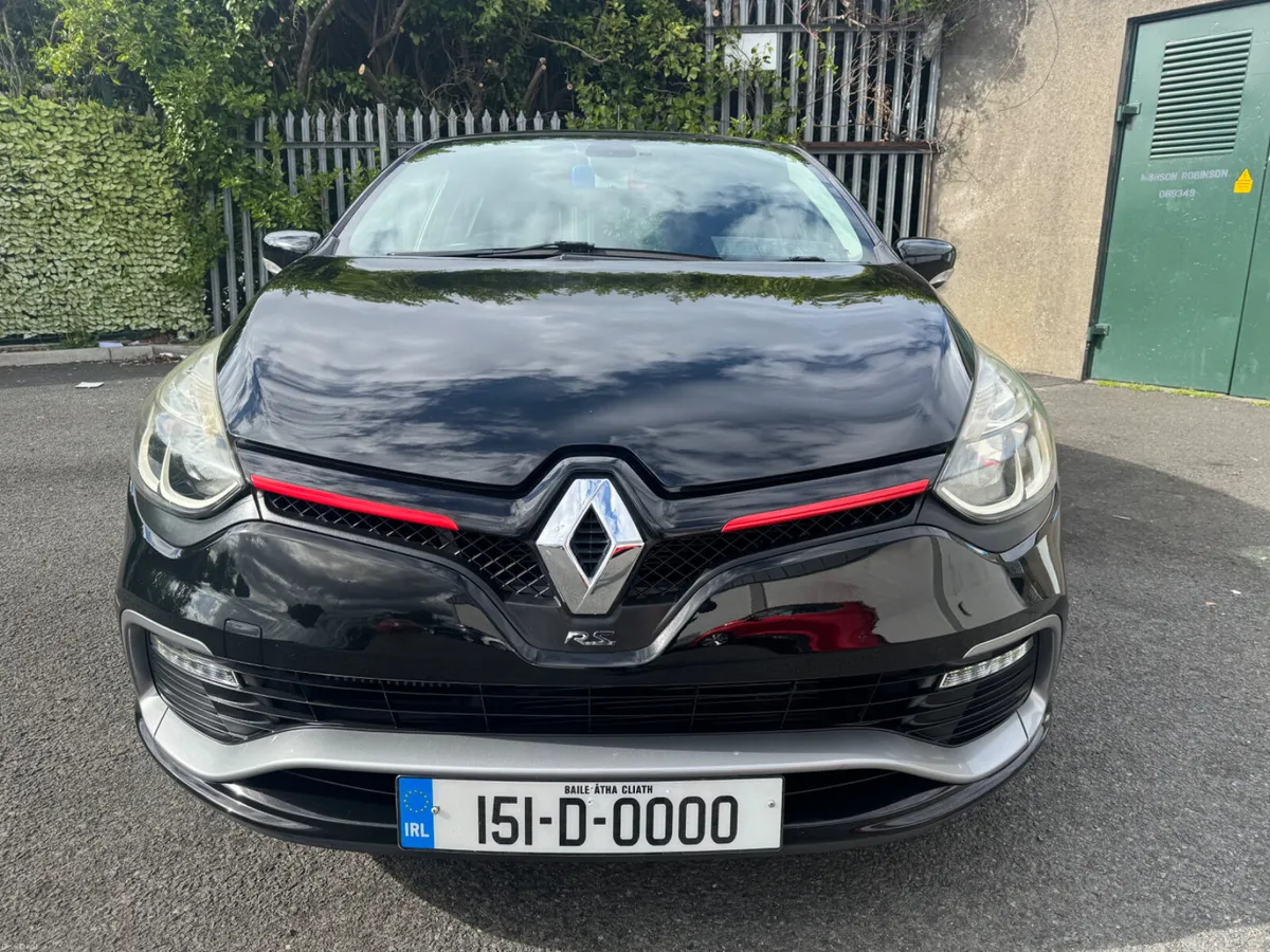 Renault Clio RS 1.6 Automatic 217 bhp - Image 3