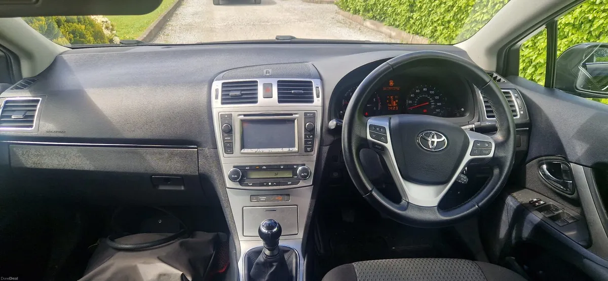 Toyota avensis 2012 - Image 4