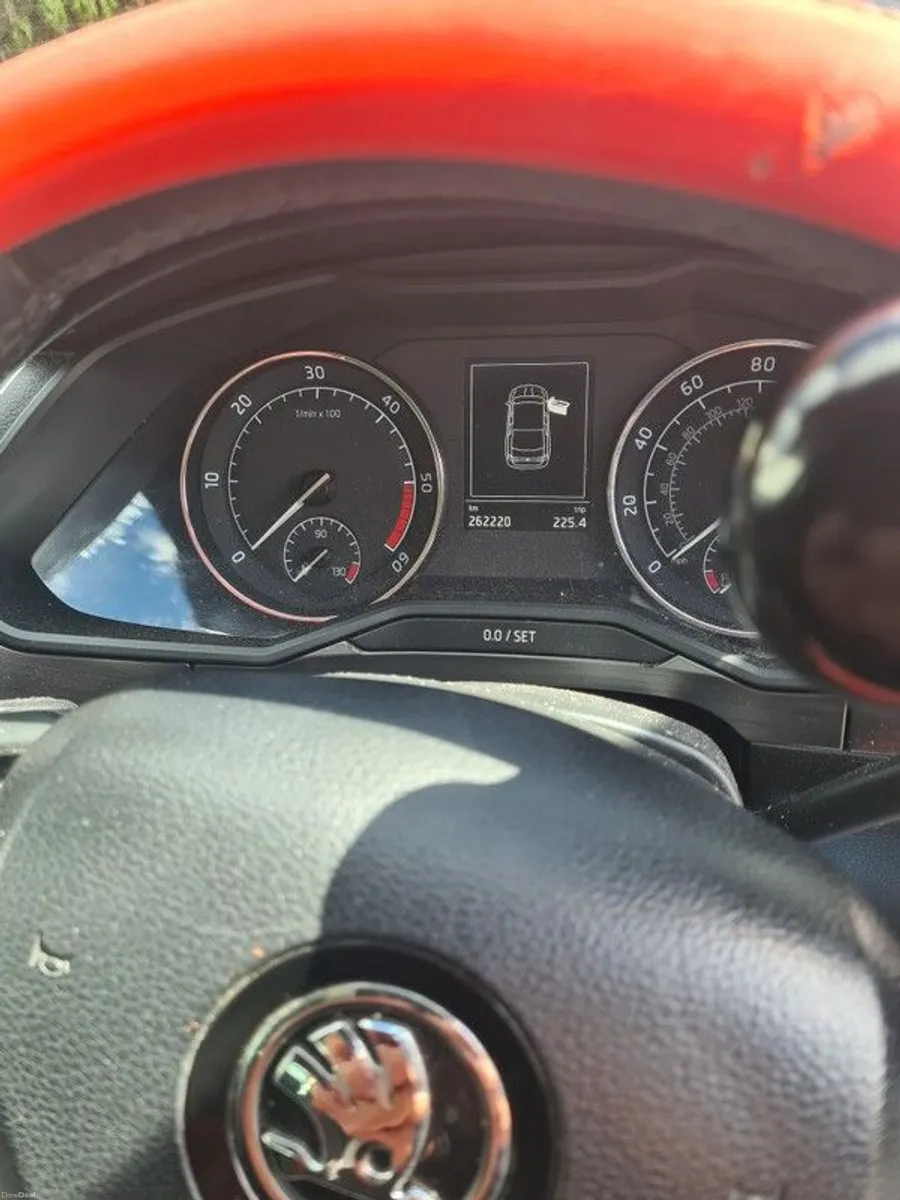2016 Skoda Superb - Image 3