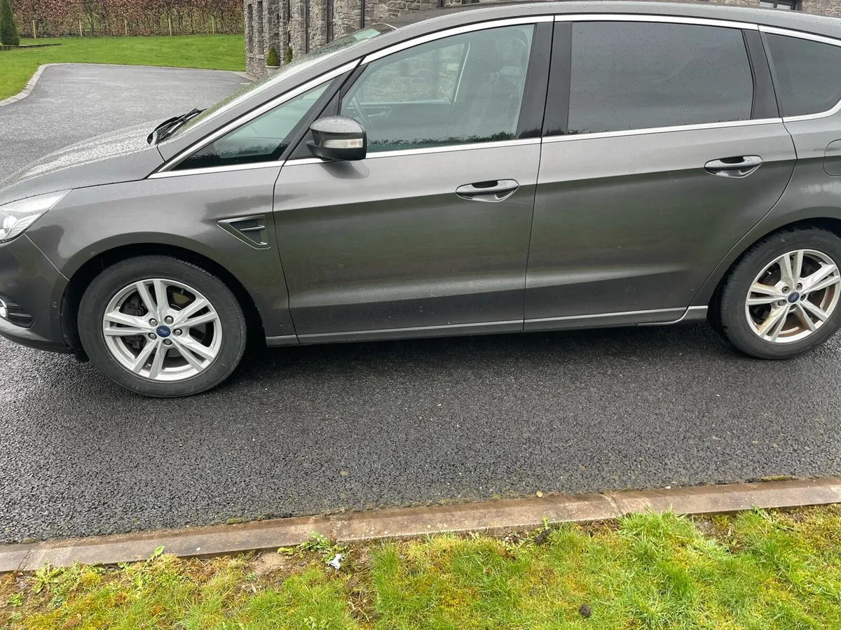 Car - Image 3
