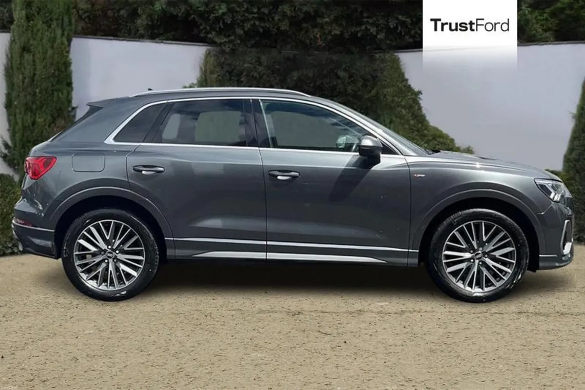 Audi Q3 S Line - Image 3