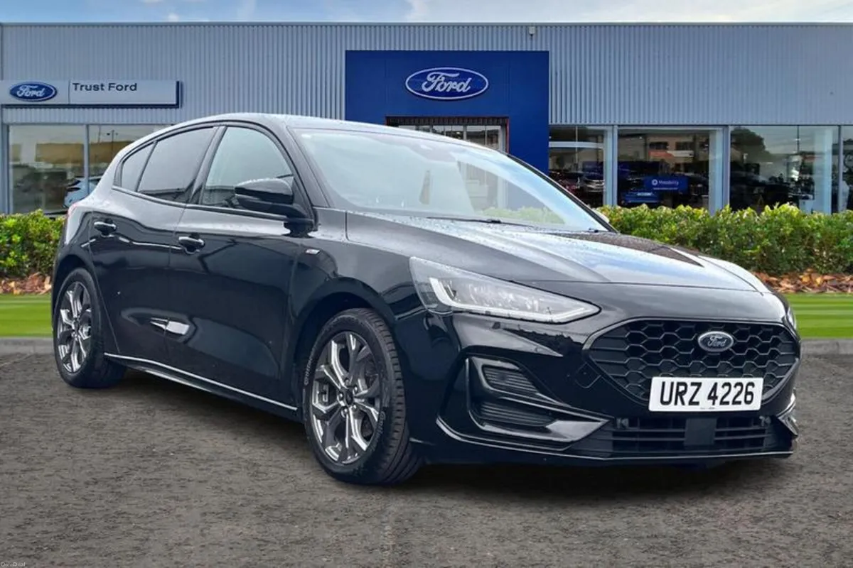 Ford Focus 1.0T EcoBoost ST-Line Hatchback 5dr Pet - Image 1