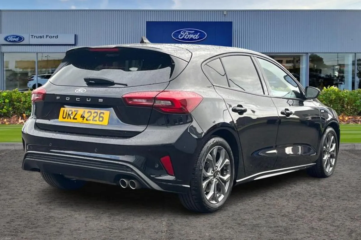 Ford Focus 1.0T EcoBoost ST-Line Hatchback 5dr Pet - Image 4