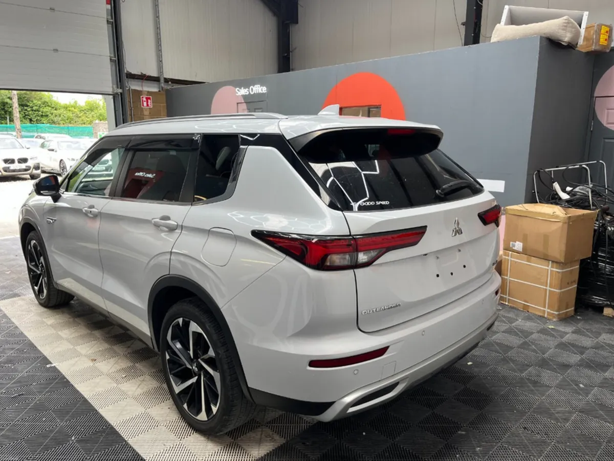 Mitsubishi Outlander 2023 MITSUBISHI OUTLANDER PHE - Image 4