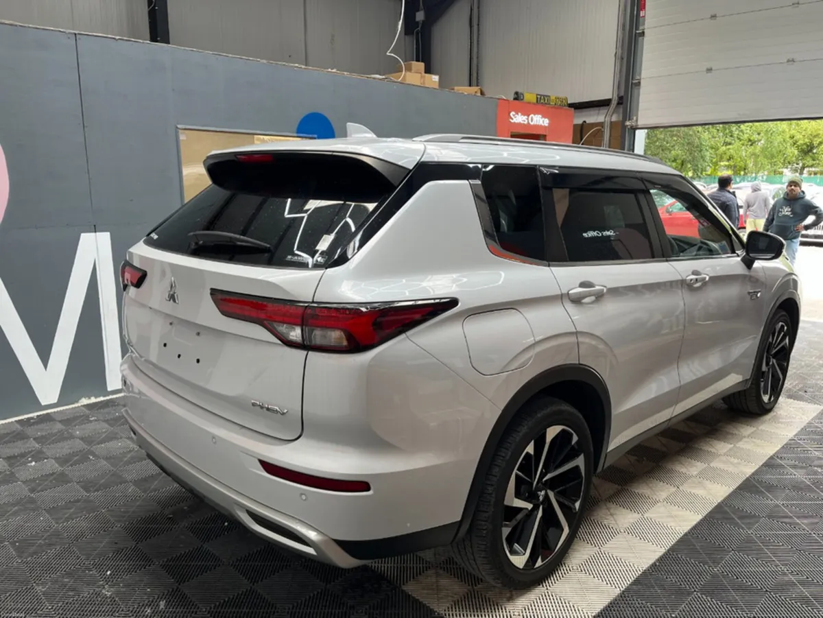 Mitsubishi Outlander 2023 MITSUBISHI OUTLANDER PHE - Image 2