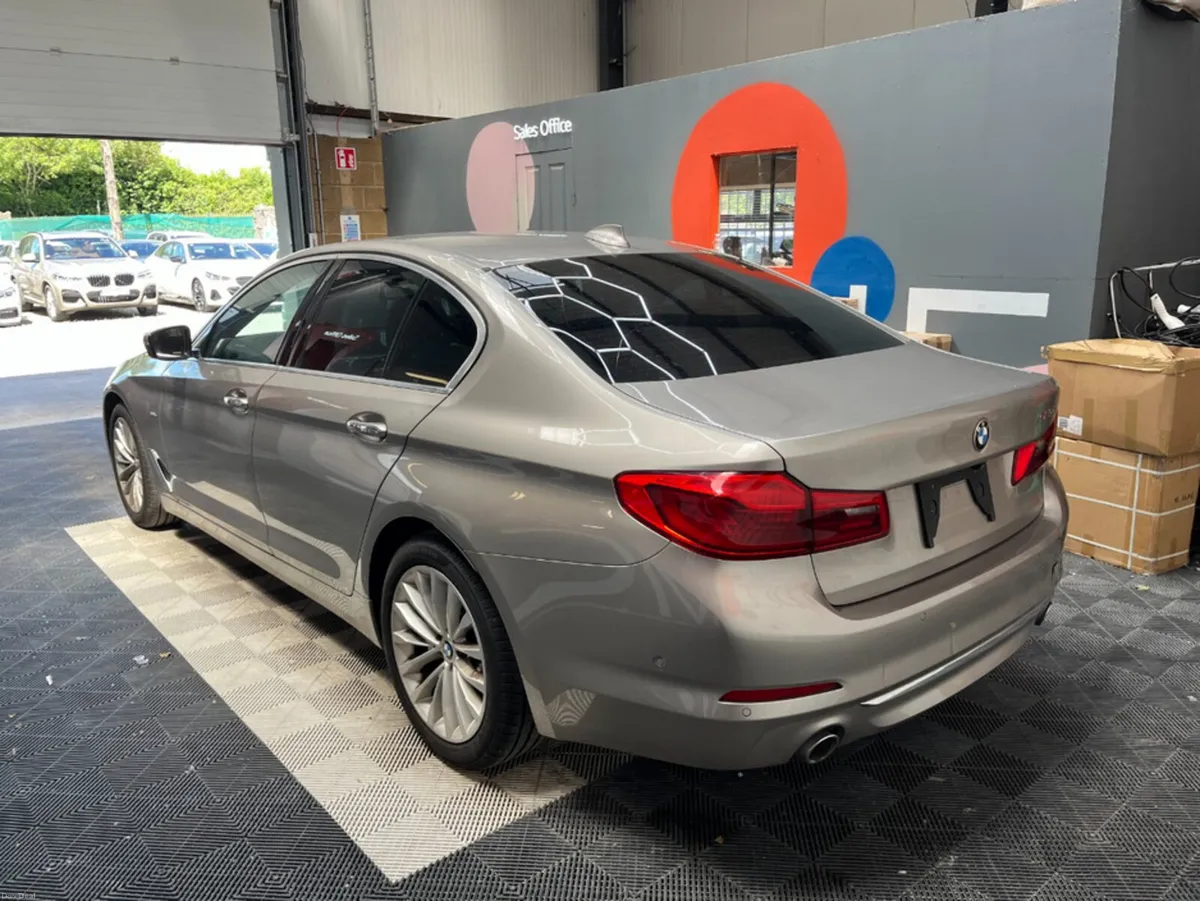 BMW 5-Series 2018 BMW 523D LUXURY 2.0 AUTOMATIC / - Image 4