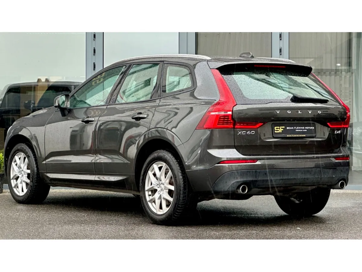 Volvo XC60 D4 AWD MOMENTUM 5DR AUTO - Image 3