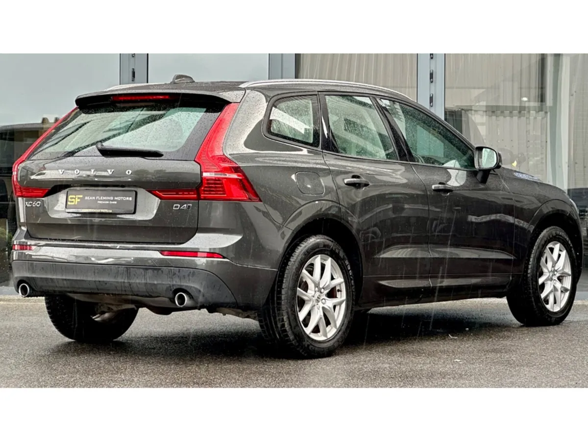 Volvo XC60 D4 AWD MOMENTUM 5DR AUTO - Image 4
