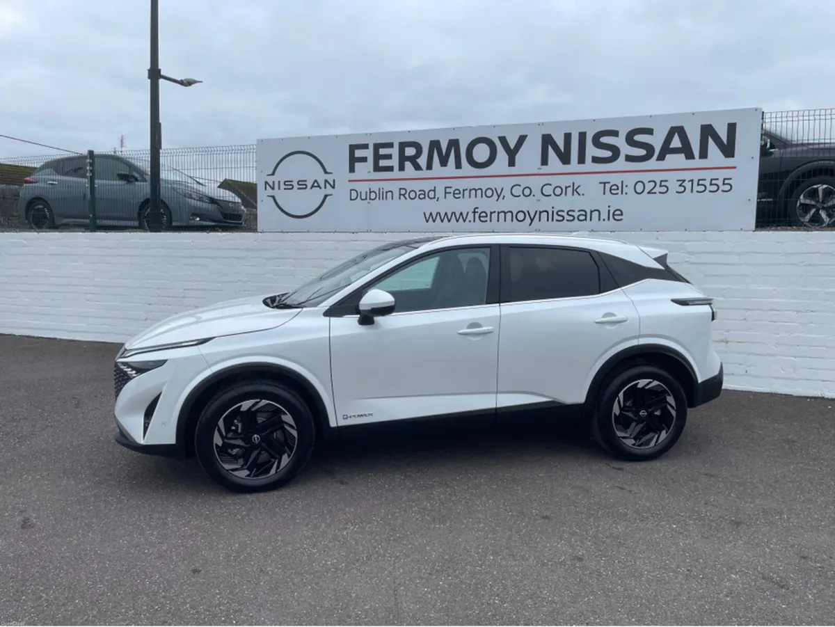 Nissan Qashqai SALE NOW ON SV Premium Hybrid - Image 4