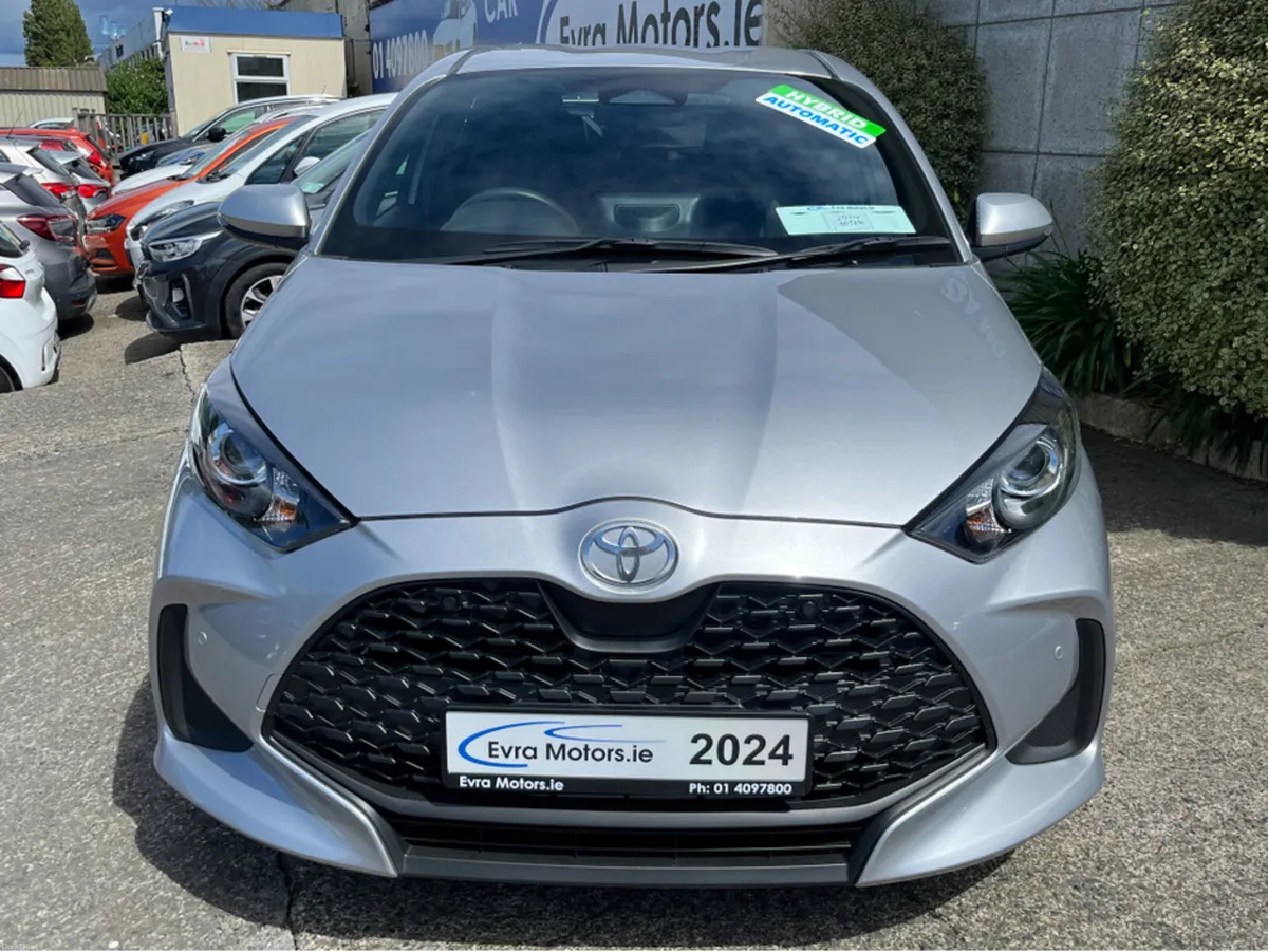 Toyota Yaris X HYBRID AUTOMATIC 1.5 PETROL //VERY - Image 2