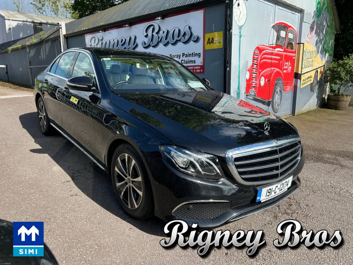Mercedes-Benz E-Class 200 D AUTO 4DR - Image 1