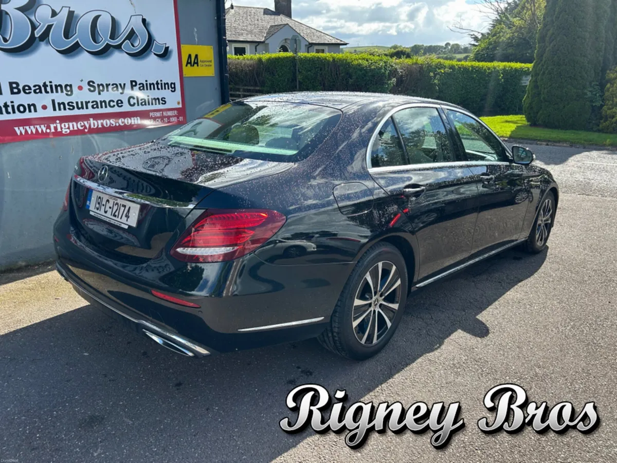 Mercedes-Benz E-Class 200 D AUTO 4DR - Image 5