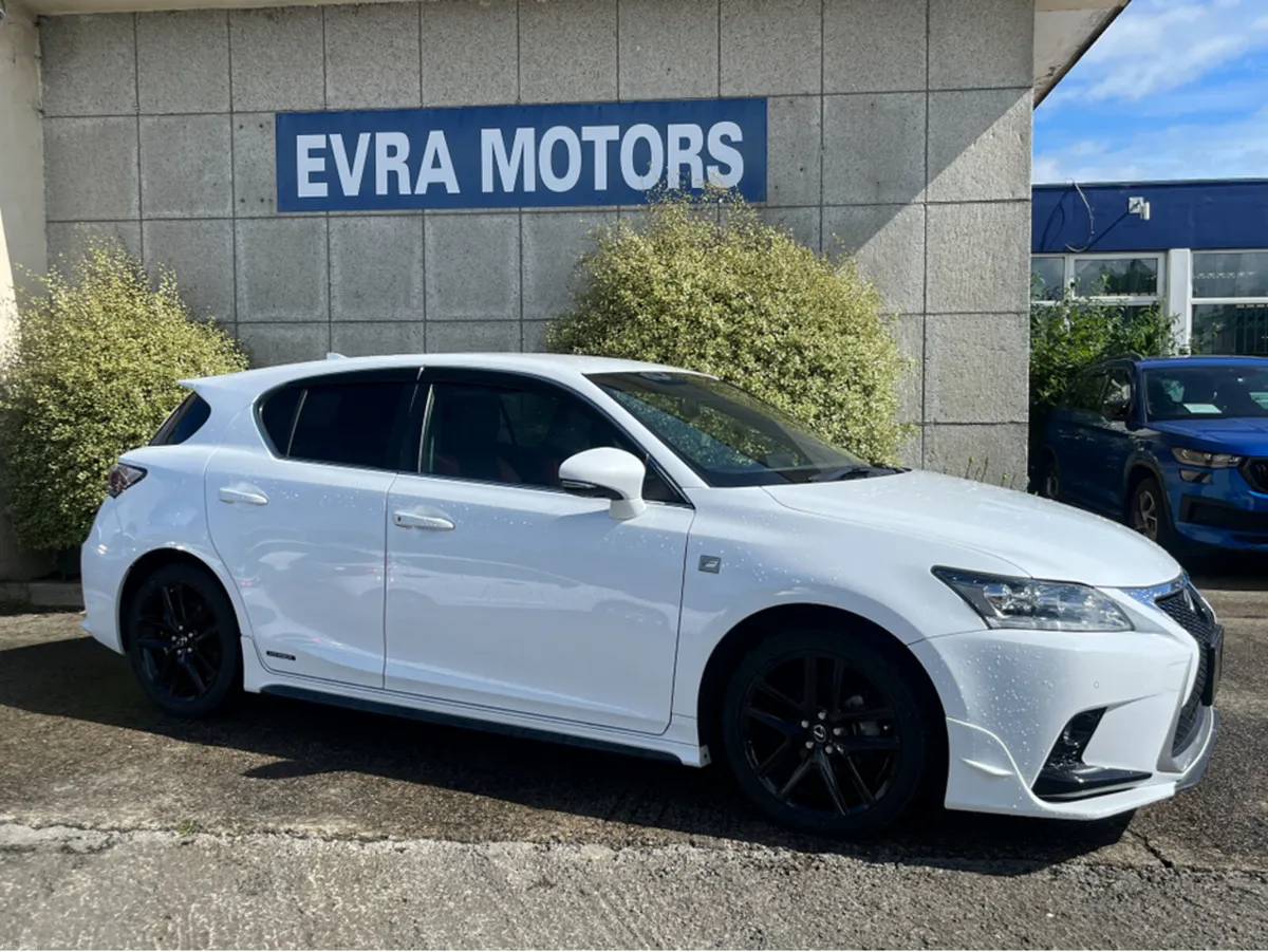 Lexus CT F-SPORT X-LINE AUTOMATIC HYBRID 1.8 PETRO - Image 3