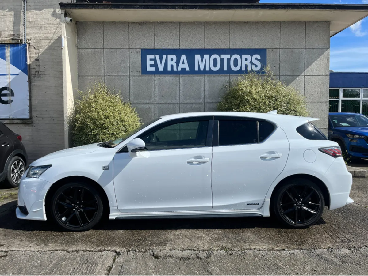 Lexus CT F-SPORT X-LINE AUTOMATIC HYBRID 1.8 PETRO - Image 6