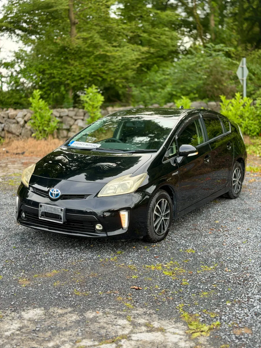 Toyota Prius | 2013 | 126,000 KM | Hybrid | AUTO - Image 4