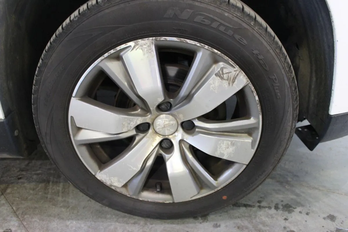 Peugeot 2008 1.2 VTI 82 bhp Active - 30 - WRITE OF - Image 3