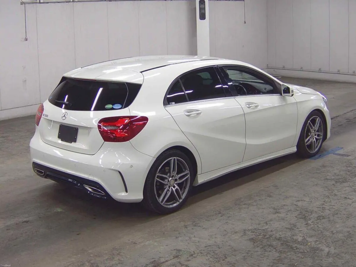 MERCEDES A180 AMG LINE AUTO 2016 - Image 4
