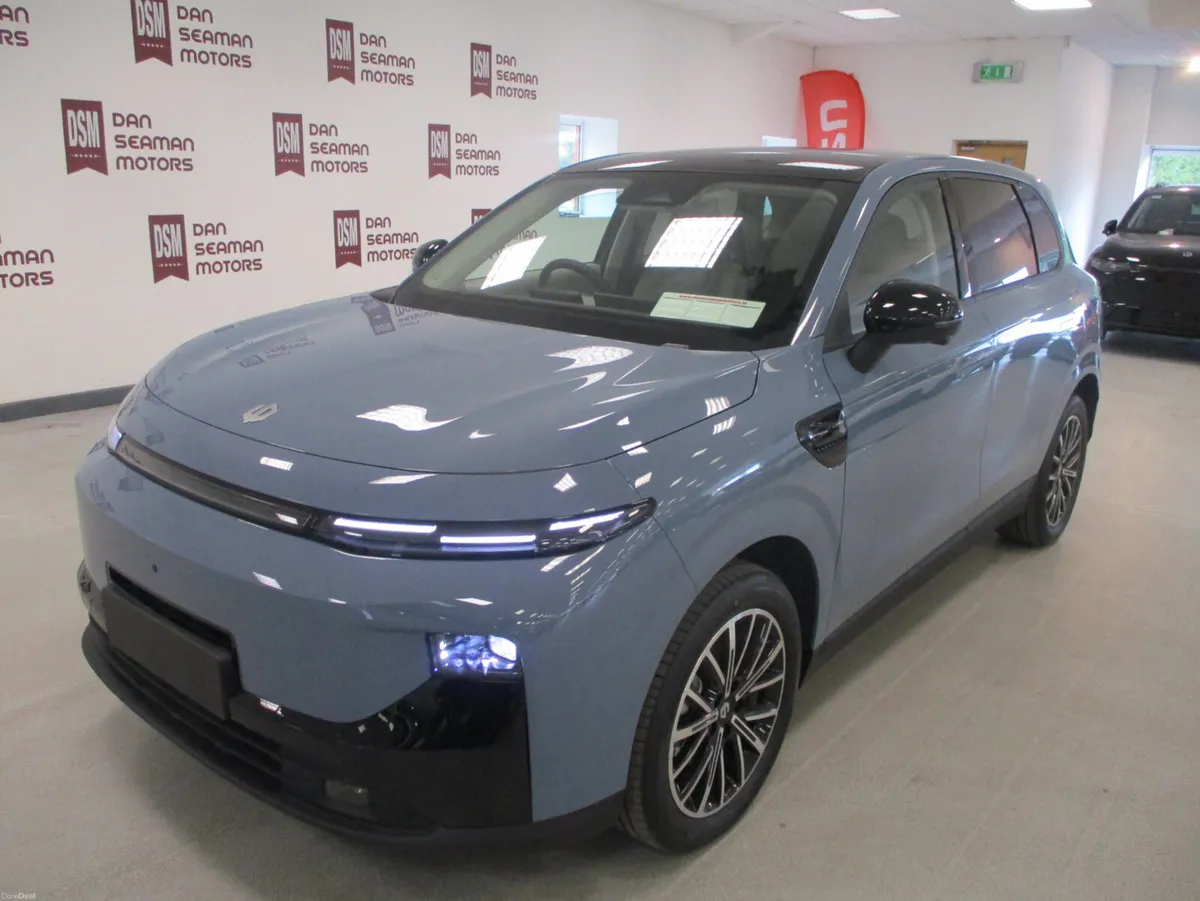 NEW LEAPMOTOR B-10 DESIGN HYBRID E.V - Image 5