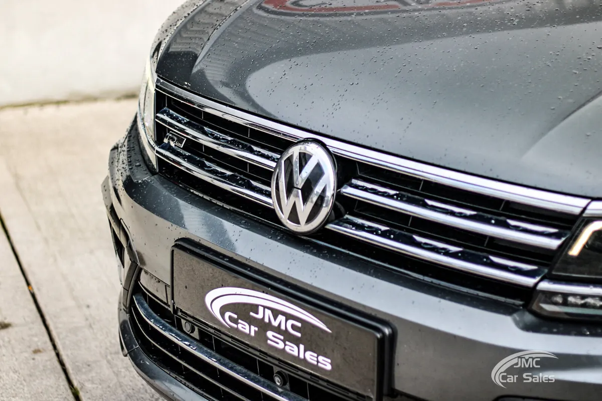 2019 VOLKSWAGEN TIGUAN R-LINE PAN ROOF - Image 2