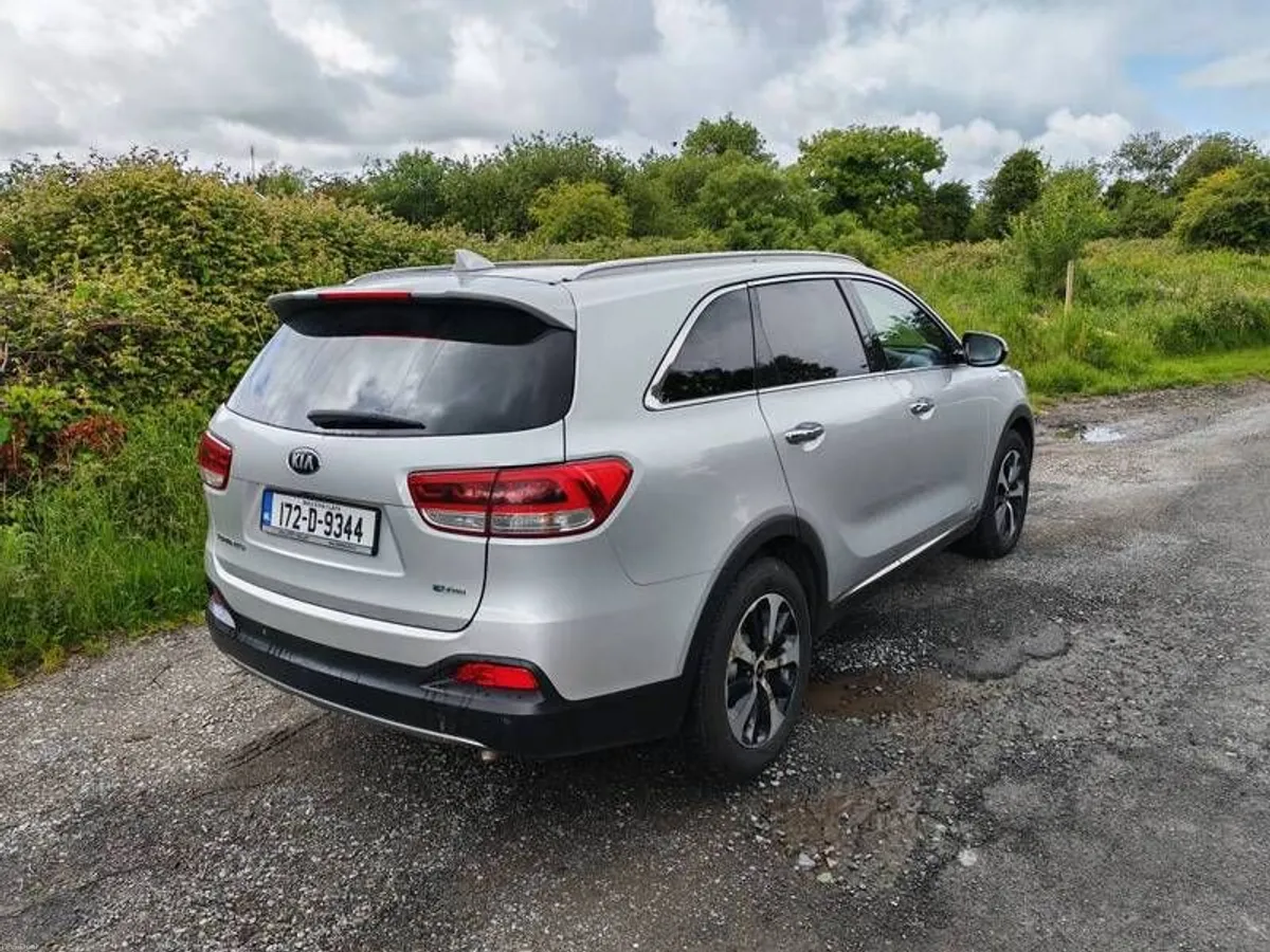 2017 Kia Sorento - Image 4