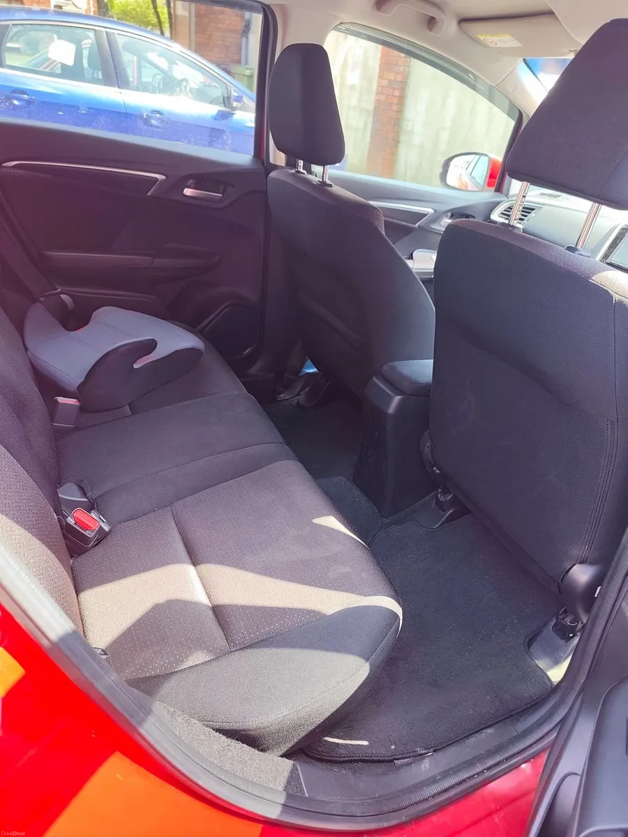 Honda Fit 2017 - Image 2