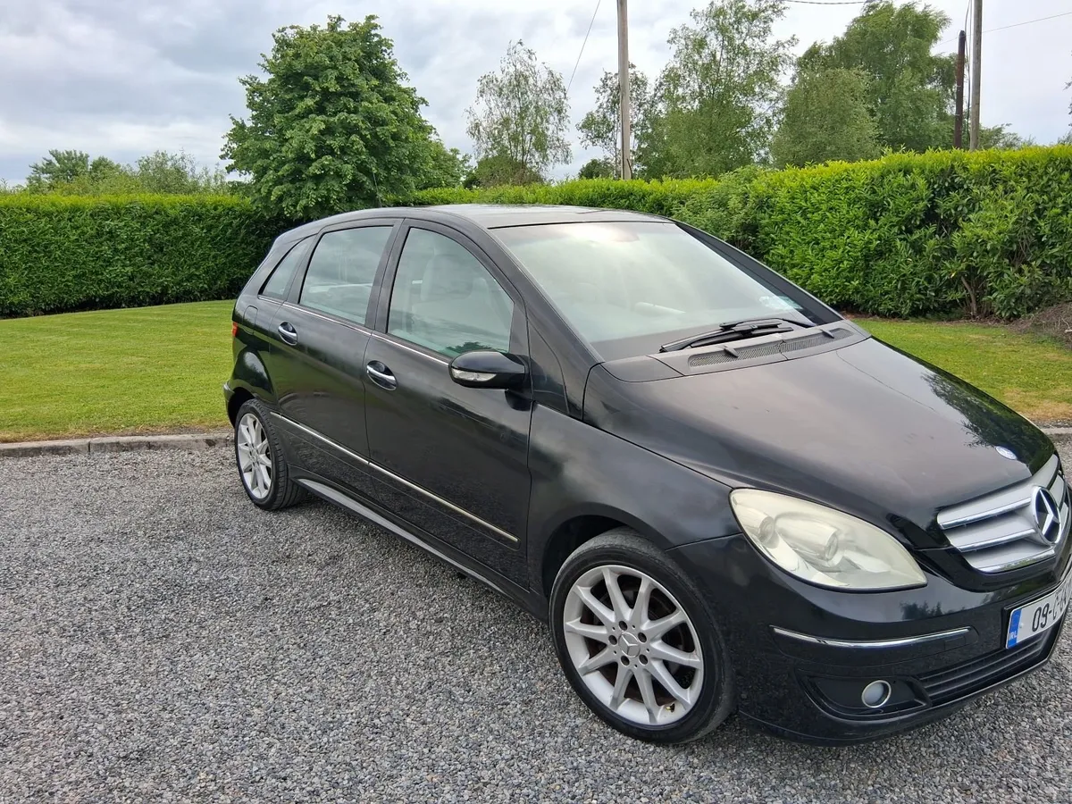 Mercedes-Benz B-Class 2009 nct 10/26 ,low kilometr - Image 2
