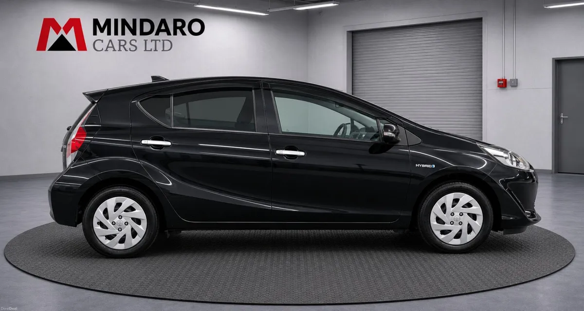 TOYOTA AQUA//HYBRID//AUTOMATIC//LOW KMS - Image 6