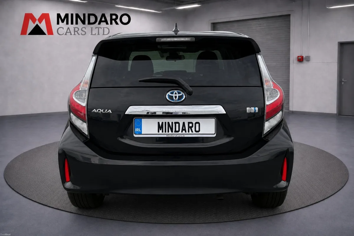 TOYOTA AQUA//HYBRID//AUTOMATIC//LOW KMS - Image 4