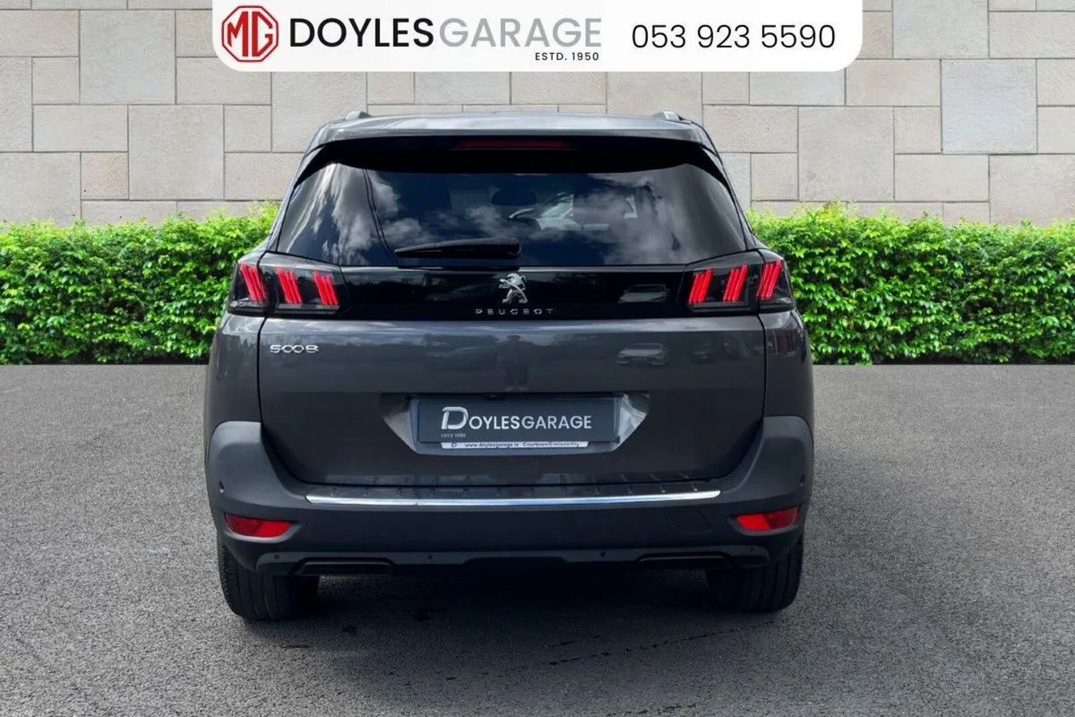Peugeot 5008 Allure 1.5 BlueHDi 130bhp - Image 4