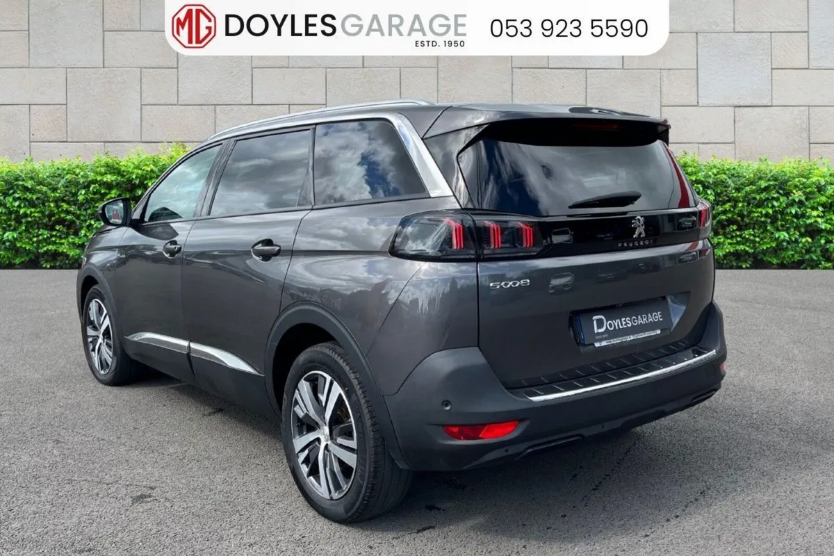 Peugeot 5008 Allure 1.5 BlueHDi 130bhp - Image 5