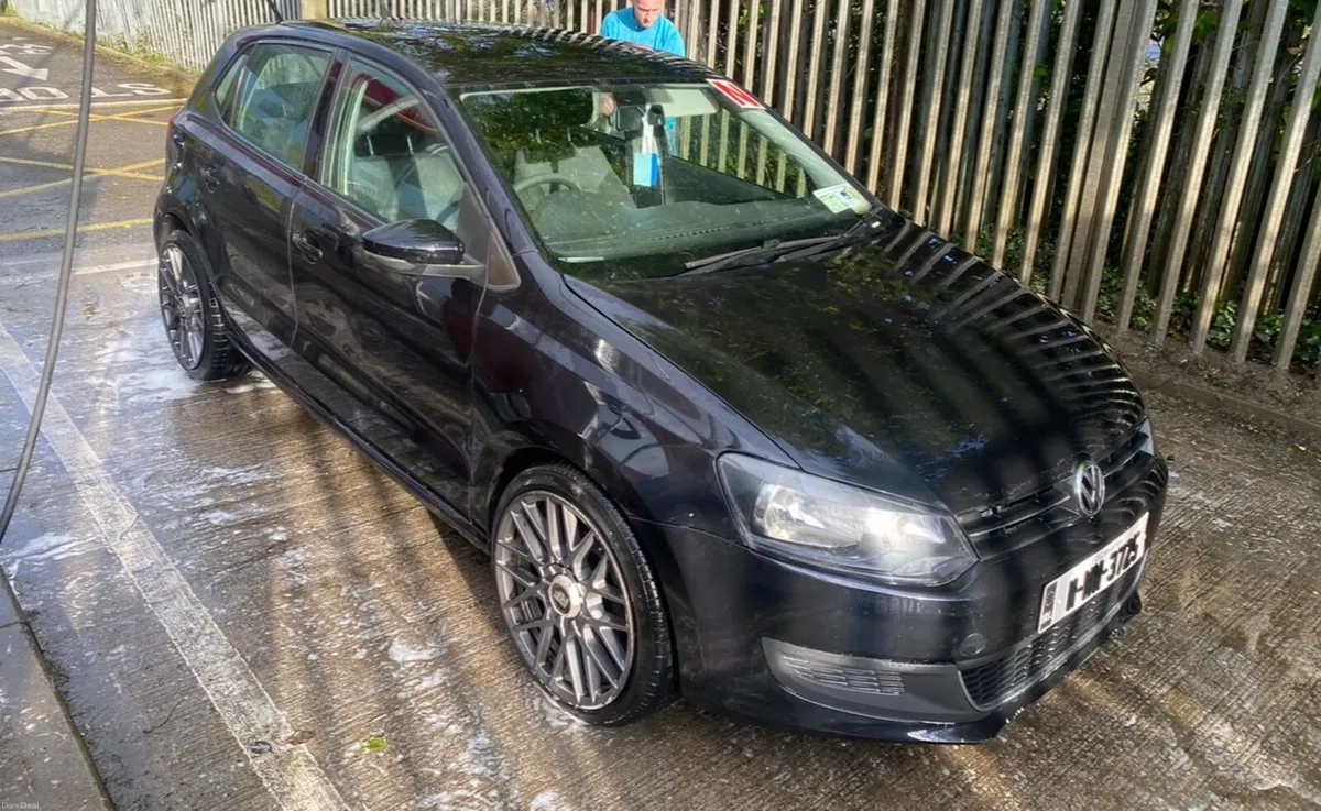2011 Volkswagen Polo - Image 3