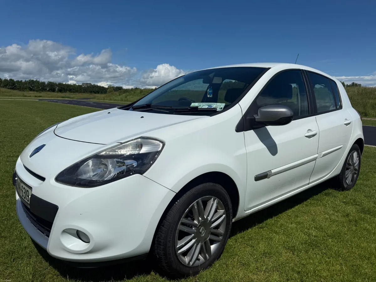 1.2 PETROL TOP SPEC LOW MILEAGE - Image 3