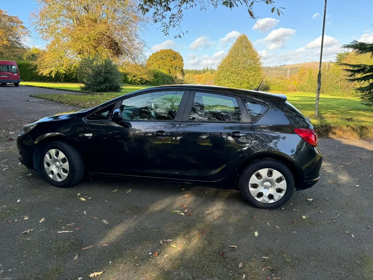 Opel Astra 2013 - Image 4