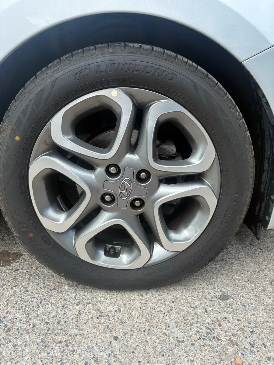 hyundai i20 - Image 6