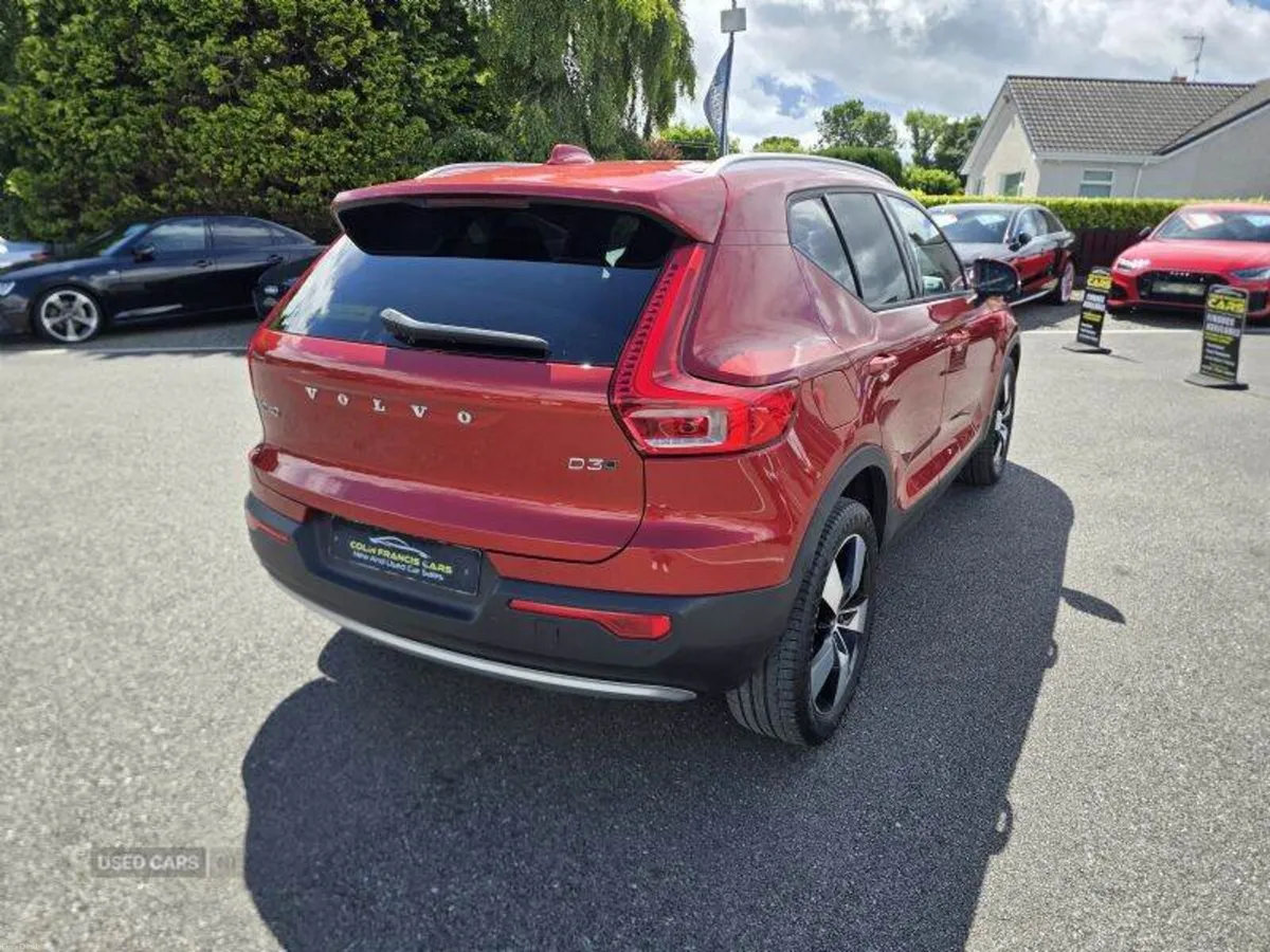 Volvo XC40 Momentum Pro - Image 4