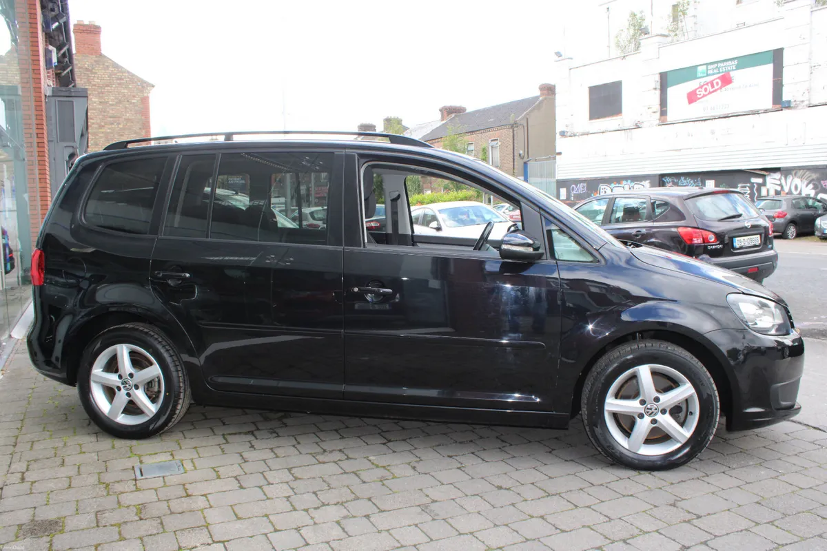 AUTOMATIC - VW TOURAN -1.4TSI - 7 SEATER - ISO FIX - Image 5