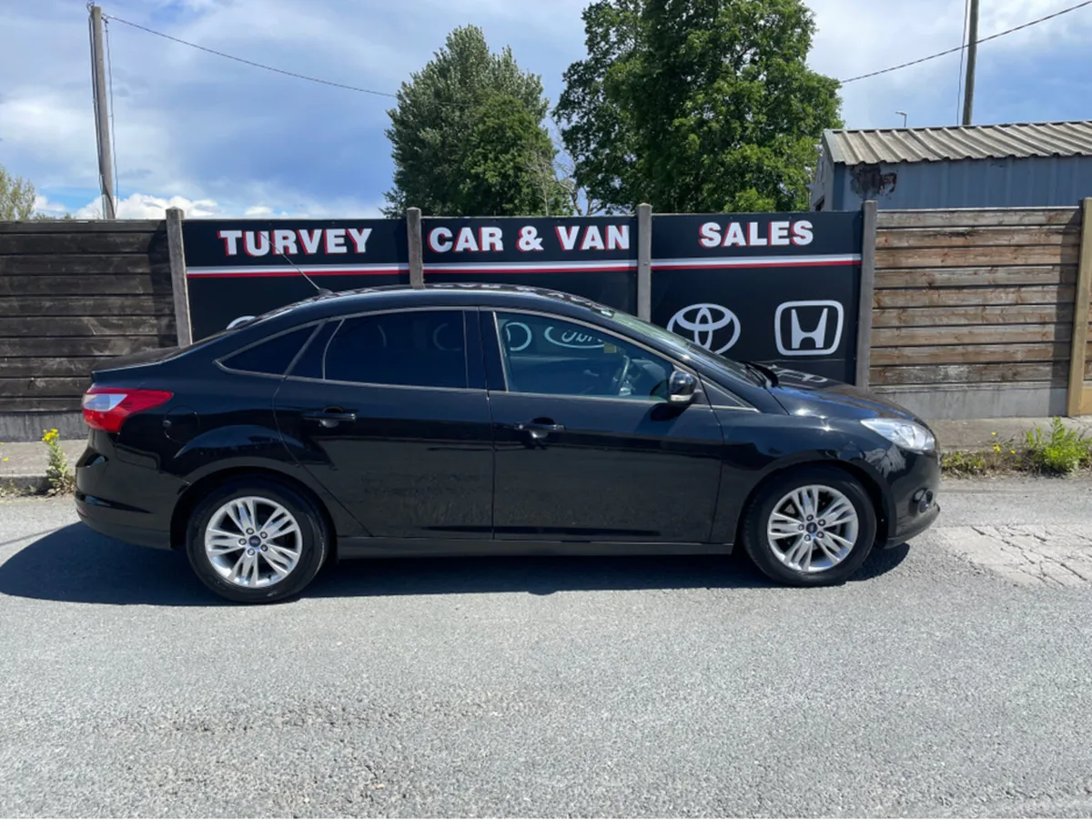 Ford Focus EDGE 1.6 TDCI 95PS M6 STYLE 4DR - Image 3