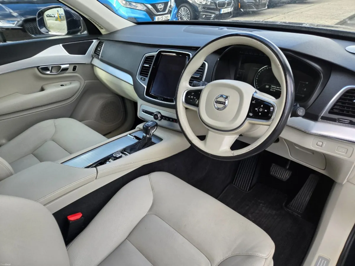 Volvo XC90 2.0 D5 MOMENTUM P/P 5DR A AUTO// FULL S - Image 3